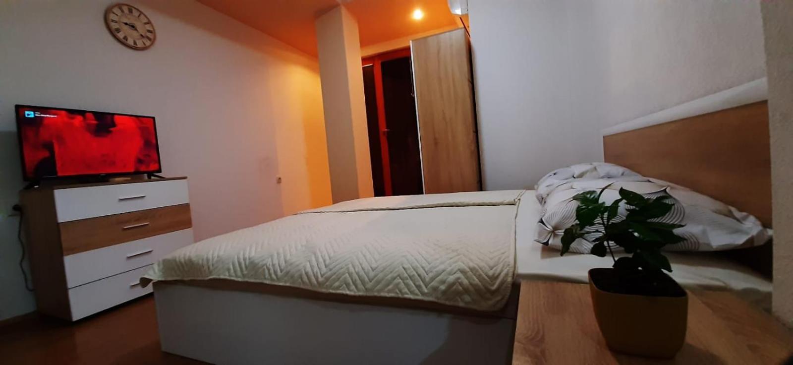 Apartment Riki 3 Near Bus Station أوهغيد الغرفة الصورة