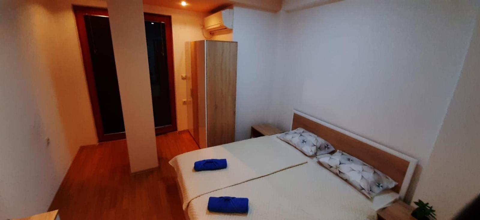Apartment Riki 3 Near Bus Station أوهغيد الغرفة الصورة